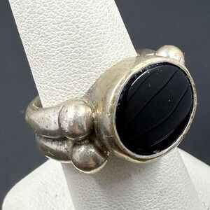 VINTAGE SPIRIT STERLING SILVER ONYX RING SIZE 6